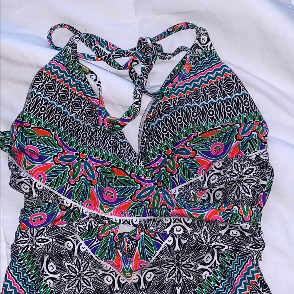 Swimsuit - Picture 2 of 4
